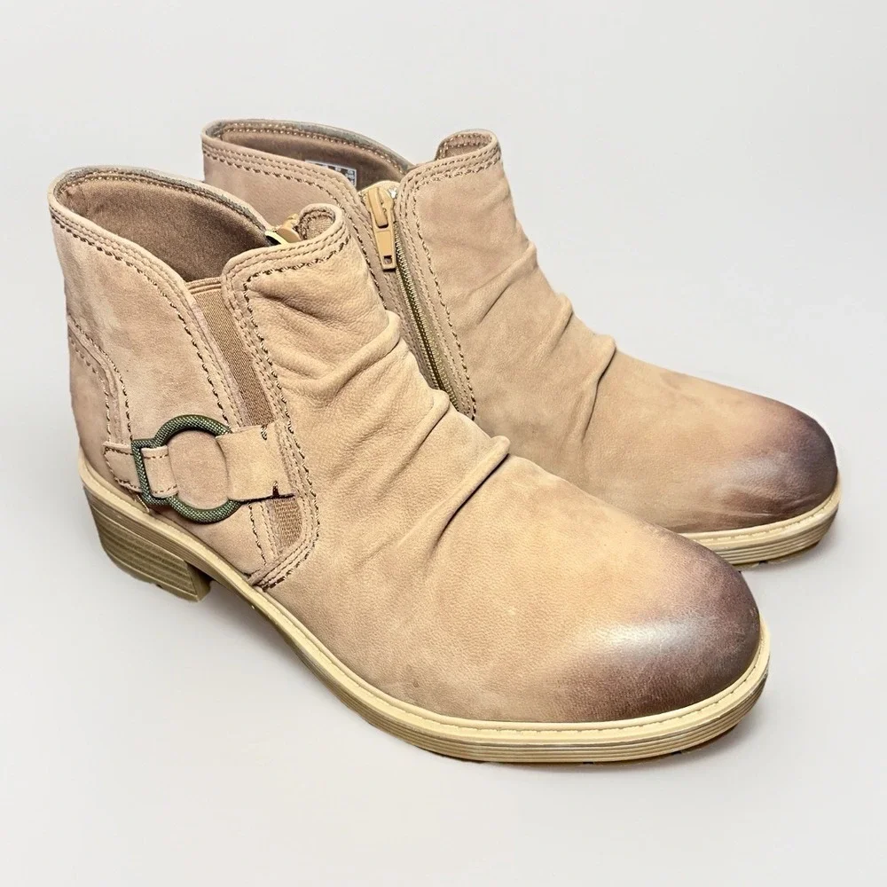 CLARKS Hearth Faye Ankle Boot Women's Size‎ US 8.5 Brown Nubuck